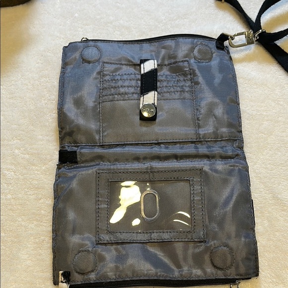 Thirty-One Black and White Chevron Crossbody Bag - Picture 3 of 8